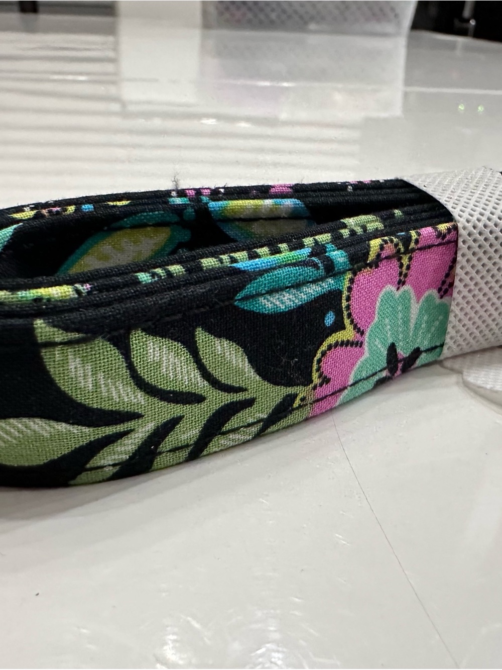 Vera Bradley Island Garden Strap NWOT - Picture 4 of 7